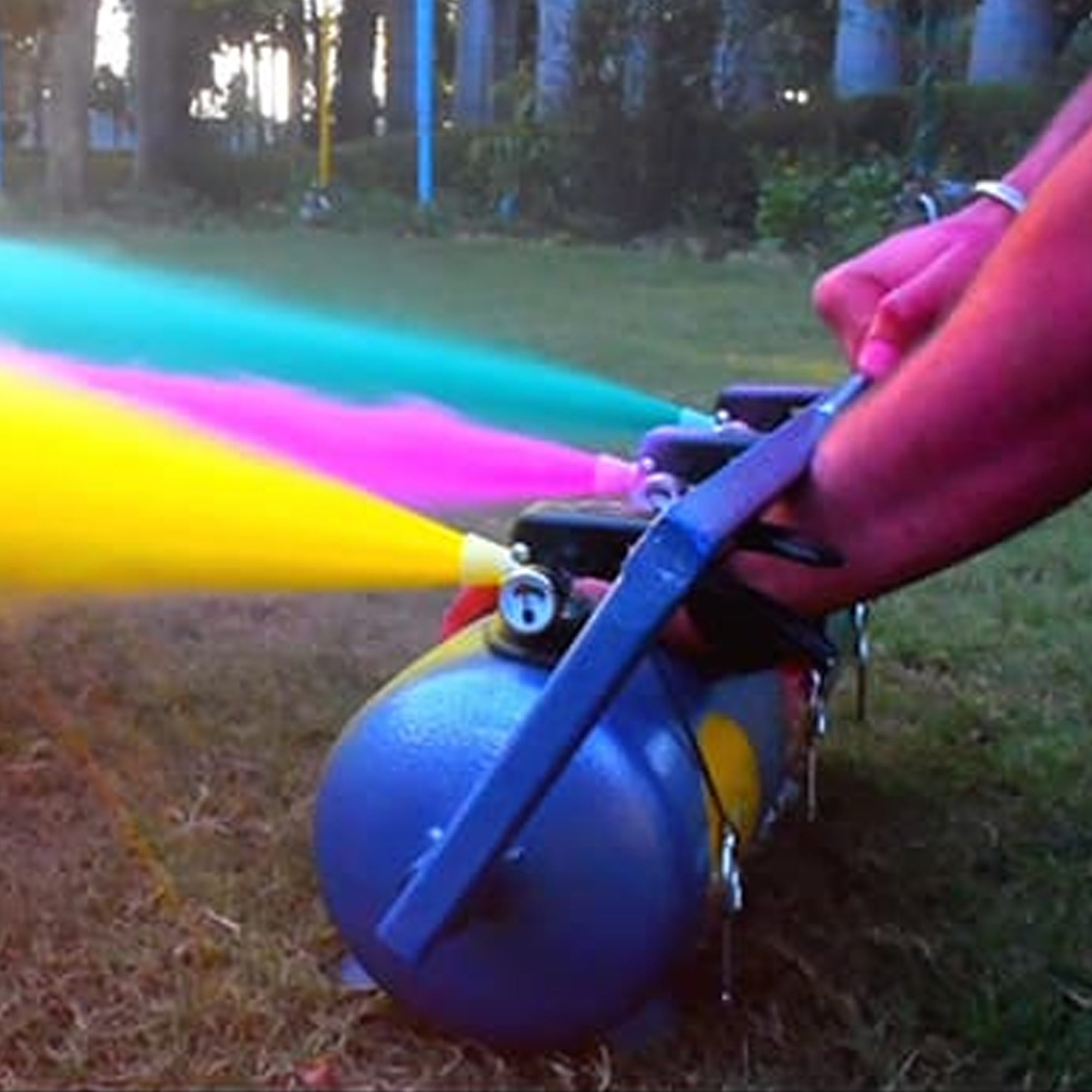 Thunder 4 Super Jet Gulal Spray Cylinder for Holi Celebration, Weddings, Photoshoots.