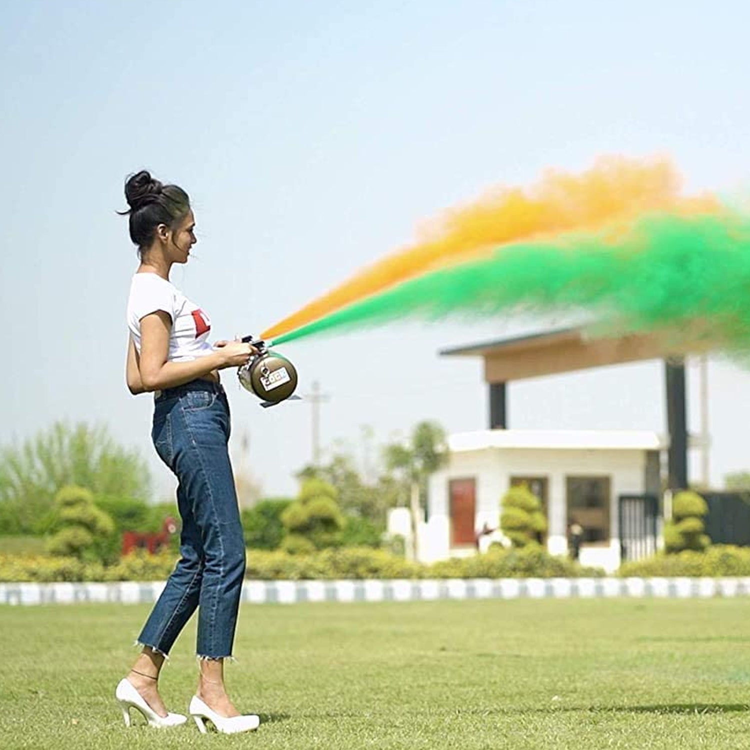 Tota Thunder Double Jet Holi Colour Cloud Gadget-Two Colors One Time Use Holi Cylinder - 5 Kg Natural and Herbal Gulal for Holi and Photoshoots